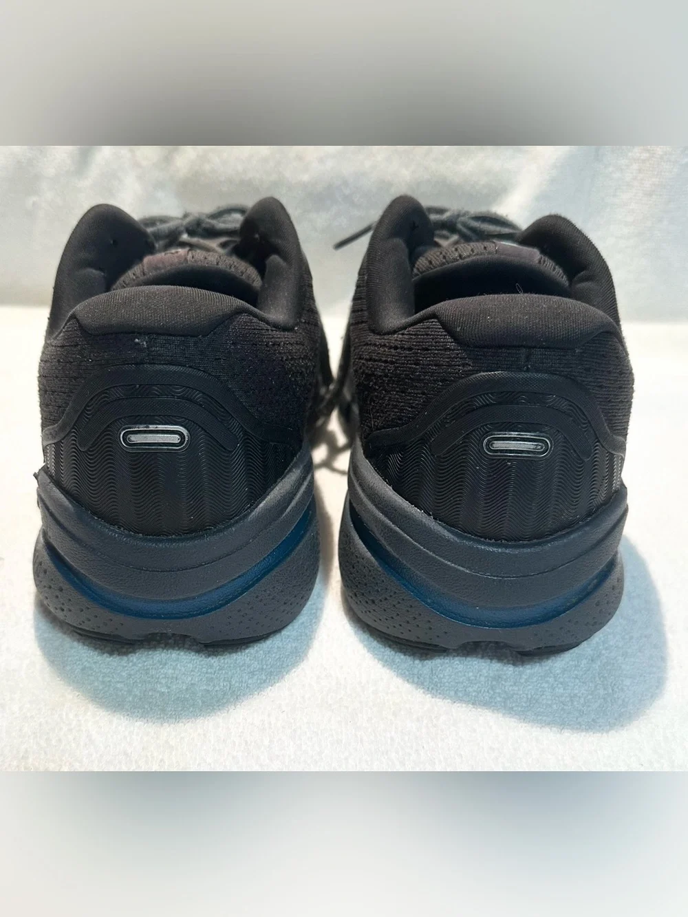 BROOKS Ghost Max 2 Men's Athletic Running Shoes size 9.5